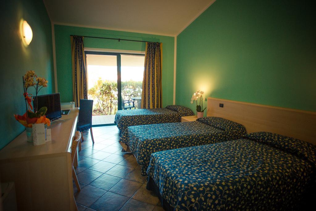 Hotel Ristorante La Perla Varallo Pombia Eksteriør billede