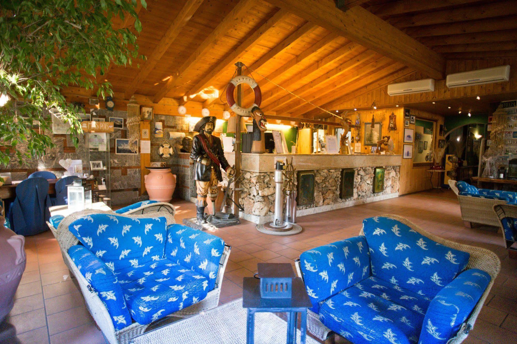 Hotel Ristorante La Perla Varallo Pombia Eksteriør billede