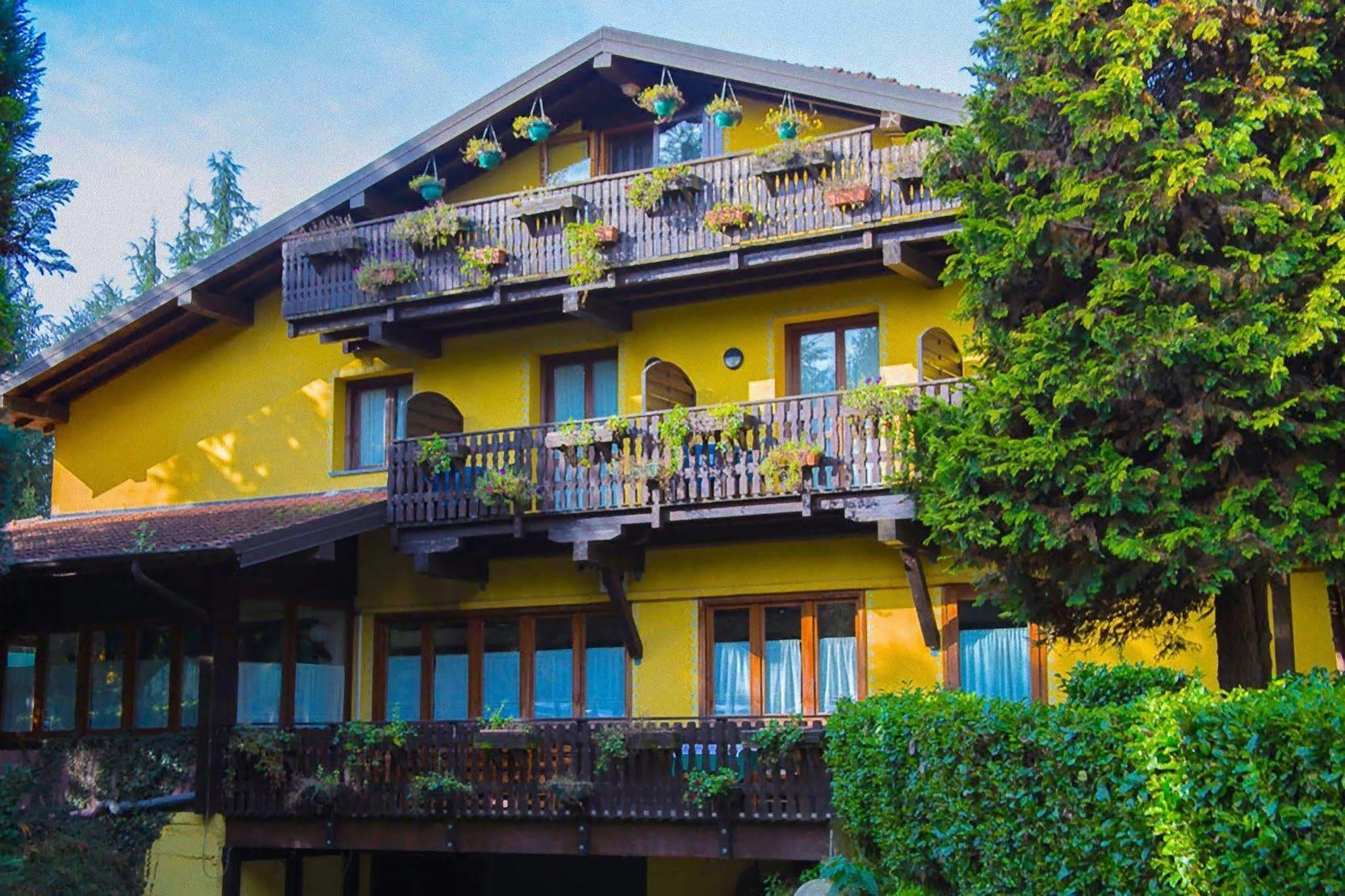 Hotel Ristorante La Perla Varallo Pombia Eksteriør billede